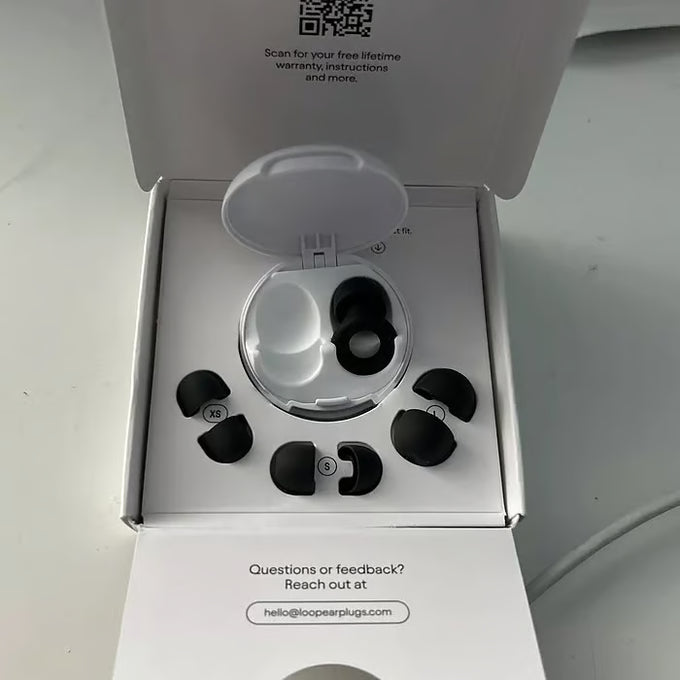 Loop Quiet 2 earplugs in packaging showing the carry case and the extra ear tip sizes