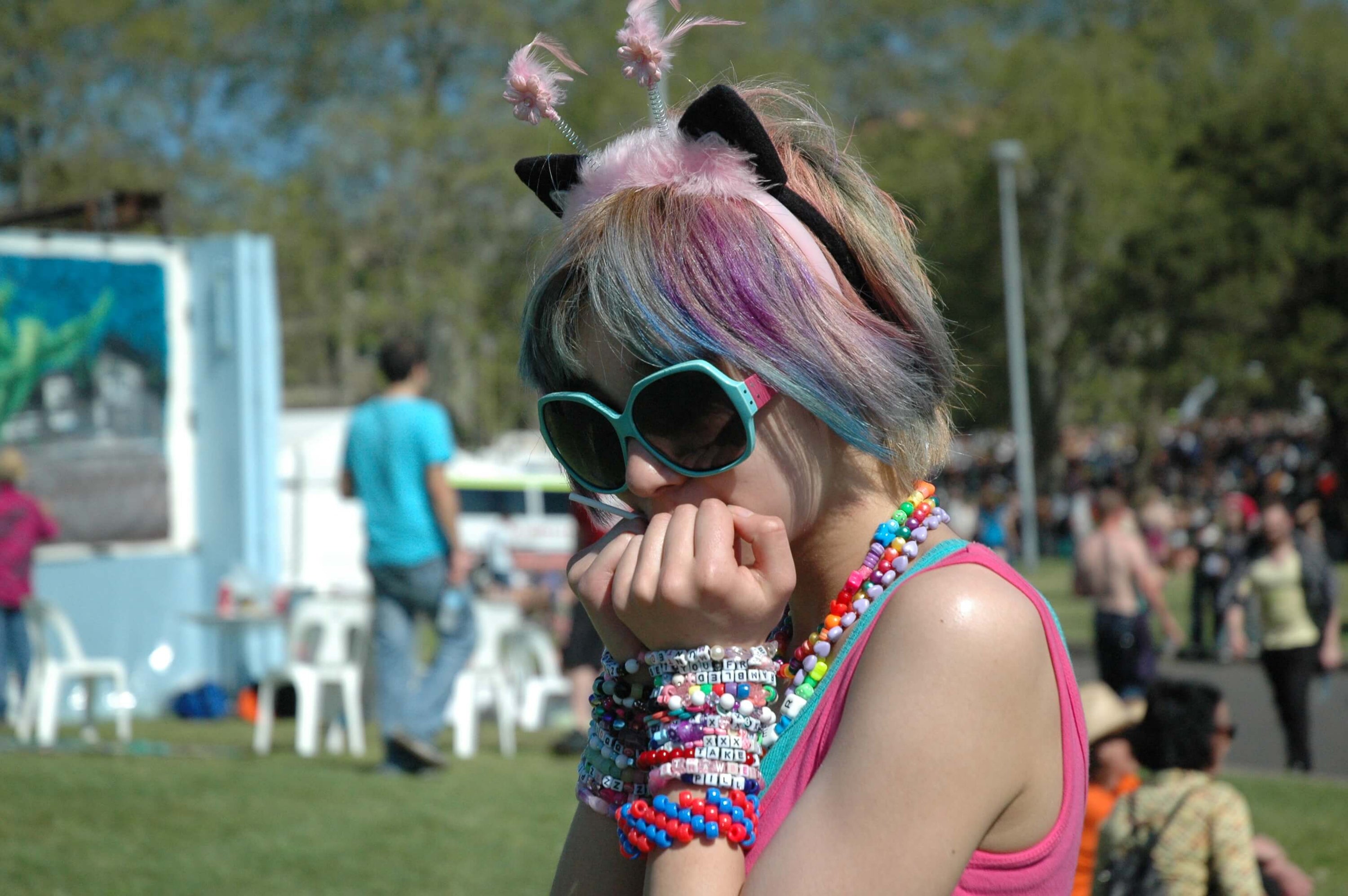 What to Wear to a Rave: Women's Outfit Inspiration | Loop Earplugs